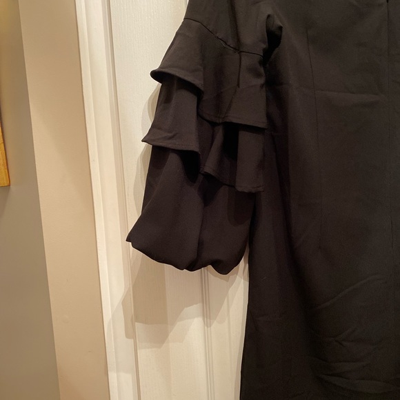 Gilli black dress. - Picture 4 of 5